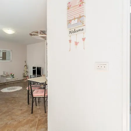 Leni Near Apartman Porec