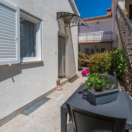 Leni Near * 波雷奇